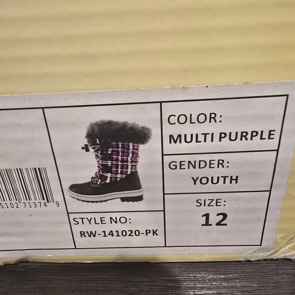 NWT Tamarack girls' Youth winter snow boots Sz 12